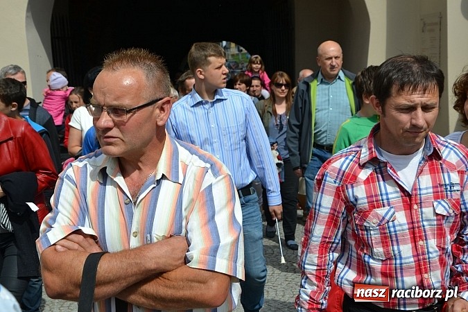 Zdjęcie w galerii na portalu naszraciborz.pl: Kolorowa parada ulicami Raciborza - Śląsk kraina wielu kultur dzień drugi wiadomości z regionu