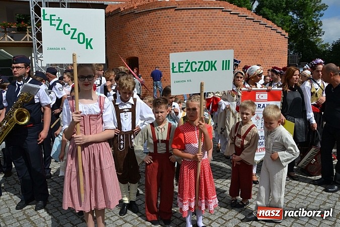Zdjęcie w galerii na portalu naszraciborz.pl: Kolorowa parada ulicami Raciborza - Śląsk kraina wielu kultur dzień drugi wiadomości z regionu