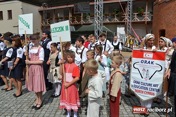 Zdjęcie w galerii na portalu naszraciborz.pl: Kolorowa parada ulicami Raciborza - Śląsk kraina wielu kultur dzień drugi wiadomości z regionu