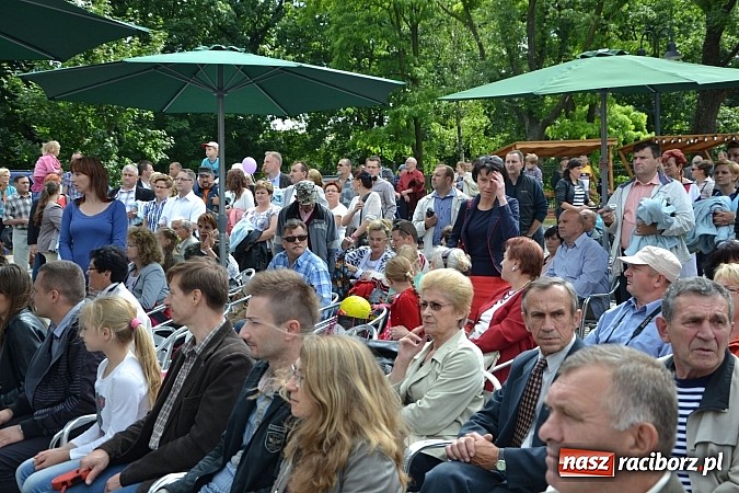Zdjęcie w galerii na portalu naszraciborz.pl: Kolorowa parada ulicami Raciborza - Śląsk kraina wielu kultur dzień drugi wiadomości z regionu