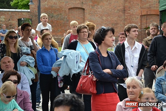 Zdjęcie w galerii na portalu naszraciborz.pl: Kolorowa parada ulicami Raciborza - Śląsk kraina wielu kultur dzień drugi wiadomości z regionu
