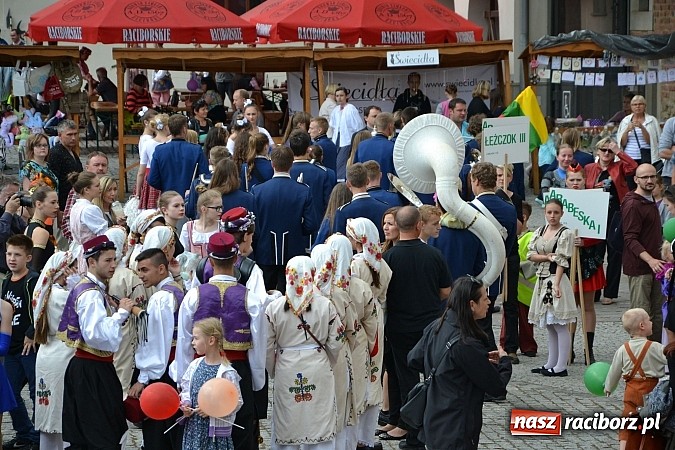 Zdjęcie w galerii na portalu naszraciborz.pl: Kolorowa parada ulicami Raciborza - Śląsk kraina wielu kultur dzień drugi wiadomości z regionu