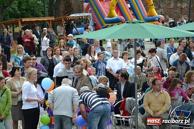 Zdjęcie w galerii na portalu naszraciborz.pl: Kolorowa parada ulicami Raciborza - Śląsk kraina wielu kultur dzień drugi wiadomości z regionu