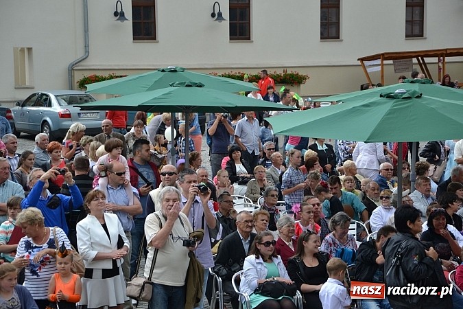 Zdjęcie w galerii na portalu naszraciborz.pl: Kolorowa parada ulicami Raciborza - Śląsk kraina wielu kultur dzień drugi wiadomości z regionu