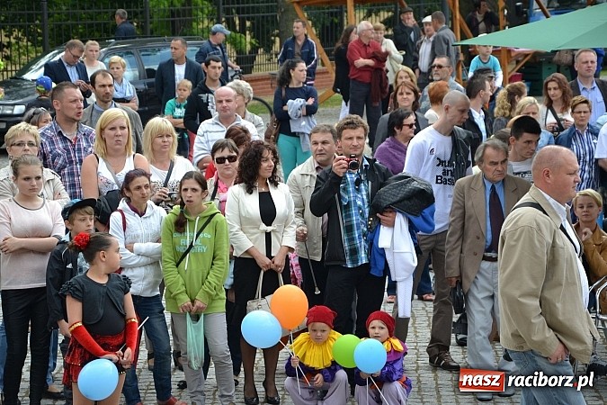 Zdjęcie w galerii na portalu naszraciborz.pl: Kolorowa parada ulicami Raciborza - Śląsk kraina wielu kultur dzień drugi wiadomości z regionu
