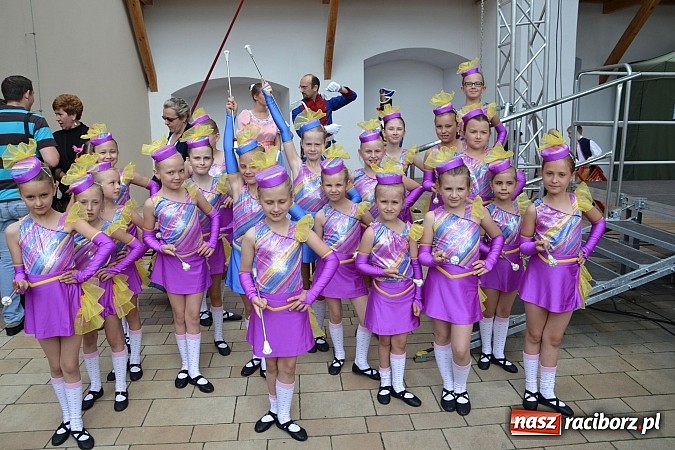 Zdjęcie w galerii na portalu naszraciborz.pl: Kolorowa parada ulicami Raciborza - Śląsk kraina wielu kultur dzień drugi wiadomości z regionu