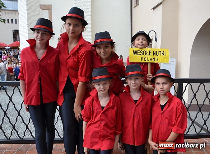 Zdjęcie w galerii na portalu naszraciborz.pl: Kolorowa parada ulicami Raciborza - Śląsk kraina wielu kultur dzień drugi wiadomości z regionu