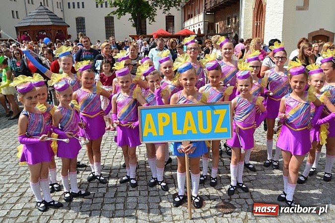 Zdjęcie w galerii na portalu naszraciborz.pl: Kolorowa parada ulicami Raciborza - Śląsk kraina wielu kultur dzień drugi wiadomości z regionu