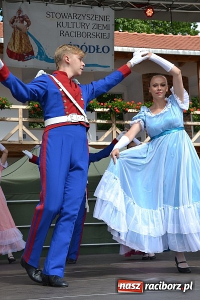 Zdjęcie w galerii na portalu naszraciborz.pl: Kolorowa parada ulicami Raciborza - Śląsk kraina wielu kultur dzień drugi wiadomości z regionu