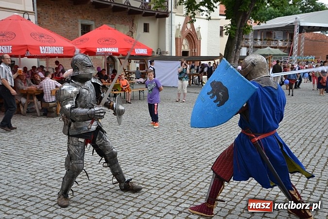 Zdjęcie w galerii na portalu naszraciborz.pl: Kolorowa parada ulicami Raciborza - Śląsk kraina wielu kultur dzień drugi wiadomości z regionu