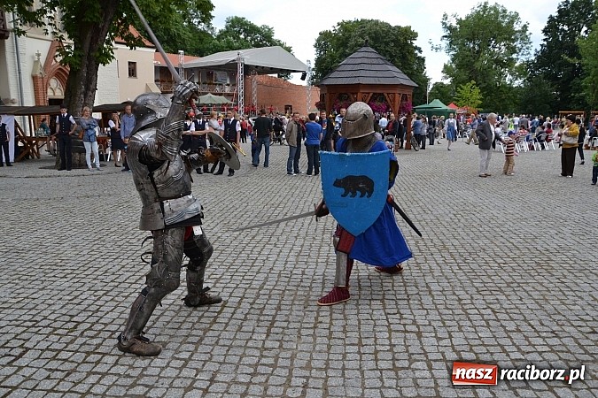 Zdjęcie w galerii na portalu naszraciborz.pl: Kolorowa parada ulicami Raciborza - Śląsk kraina wielu kultur dzień drugi wiadomości z regionu