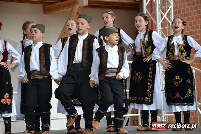 Zdjęcie w galerii na portalu naszraciborz.pl: Kolorowa parada ulicami Raciborza - Śląsk kraina wielu kultur dzień drugi wiadomości z regionu