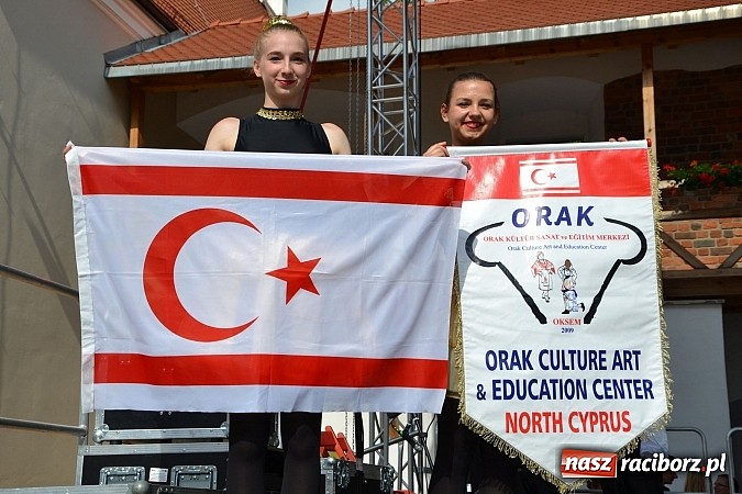 Zdjęcie w galerii na portalu naszraciborz.pl: Kolorowa parada ulicami Raciborza - Śląsk kraina wielu kultur dzień drugi wiadomości z regionu