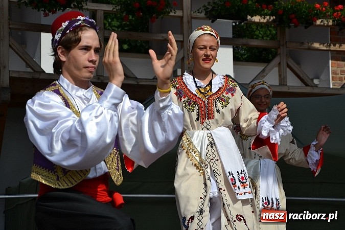 Zdjęcie w galerii na portalu naszraciborz.pl: Kolorowa parada ulicami Raciborza - Śląsk kraina wielu kultur dzień drugi wiadomości z regionu