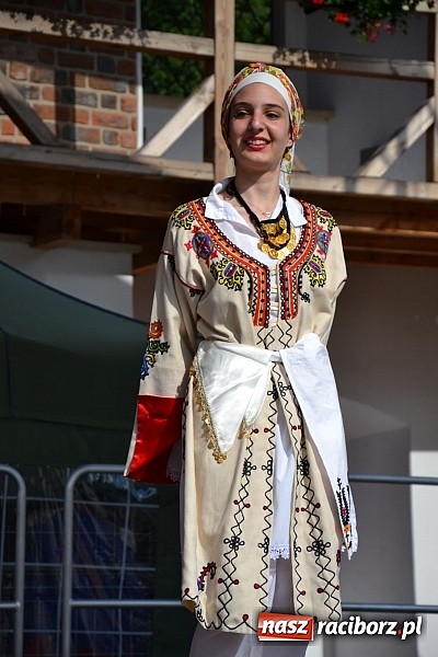 Zdjęcie w galerii na portalu naszraciborz.pl: Kolorowa parada ulicami Raciborza - Śląsk kraina wielu kultur dzień drugi wiadomości z regionu