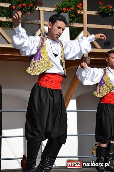 Zdjęcie w galerii na portalu naszraciborz.pl: Kolorowa parada ulicami Raciborza - Śląsk kraina wielu kultur dzień drugi wiadomości z regionu