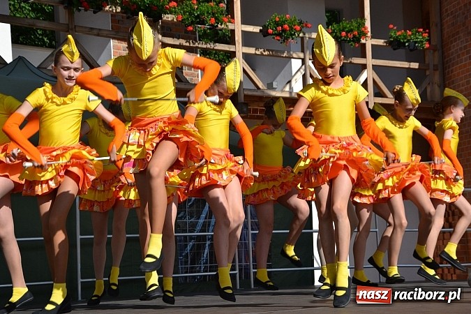 Zdjęcie w galerii na portalu naszraciborz.pl: Kolorowa parada ulicami Raciborza - Śląsk kraina wielu kultur dzień drugi wiadomości z regionu