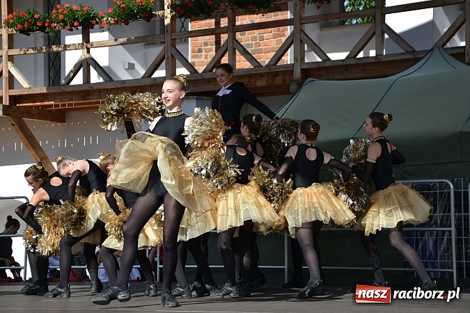 Zdjęcie w galerii na portalu naszraciborz.pl: Kolorowa parada ulicami Raciborza - Śląsk kraina wielu kultur dzień drugi wiadomości z regionu