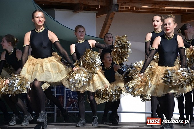 Zdjęcie w galerii na portalu naszraciborz.pl: Kolorowa parada ulicami Raciborza - Śląsk kraina wielu kultur dzień drugi wiadomości z regionu