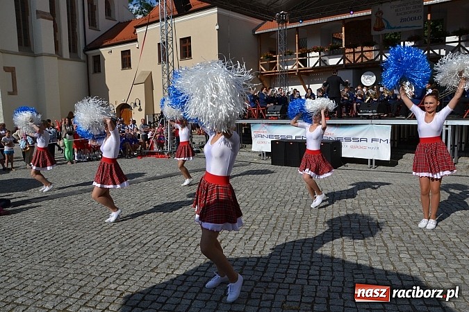 Zdjęcie w galerii na portalu naszraciborz.pl: Kolorowa parada ulicami Raciborza - Śląsk kraina wielu kultur dzień drugi wiadomości z regionu