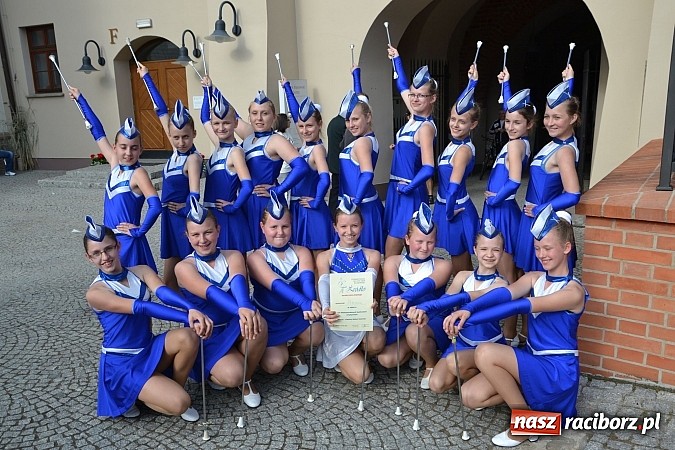 Zdjęcie w galerii na portalu naszraciborz.pl: Kolorowa parada ulicami Raciborza - Śląsk kraina wielu kultur dzień drugi wiadomości z regionu