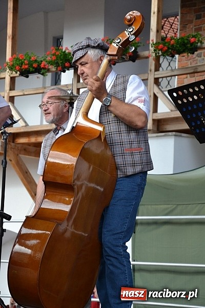 Zdjęcie w galerii na portalu naszraciborz.pl: Kolorowa parada ulicami Raciborza - Śląsk kraina wielu kultur dzień drugi wiadomości z regionu