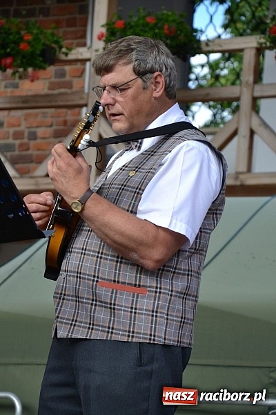 Zdjęcie w galerii na portalu naszraciborz.pl: Kolorowa parada ulicami Raciborza - Śląsk kraina wielu kultur dzień drugi wiadomości z regionu