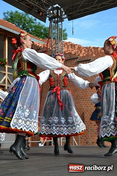 Zdjęcie w galerii na portalu naszraciborz.pl: Kolorowa parada ulicami Raciborza - Śląsk kraina wielu kultur dzień drugi wiadomości z regionu