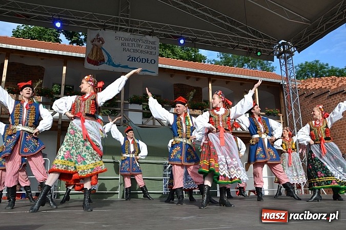 Zdjęcie w galerii na portalu naszraciborz.pl: Kolorowa parada ulicami Raciborza - Śląsk kraina wielu kultur dzień drugi wiadomości z regionu