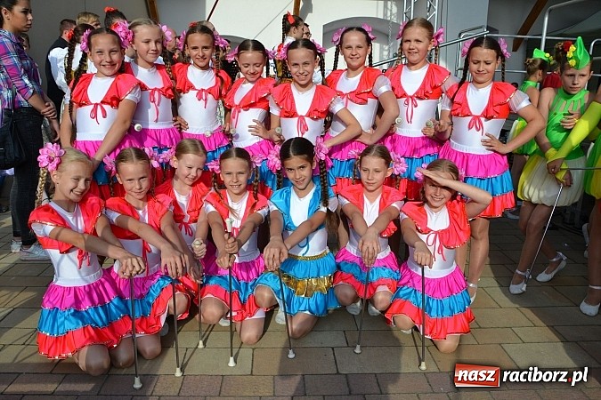 Zdjęcie w galerii na portalu naszraciborz.pl: Kolorowa parada ulicami Raciborza - Śląsk kraina wielu kultur dzień drugi wiadomości z regionu