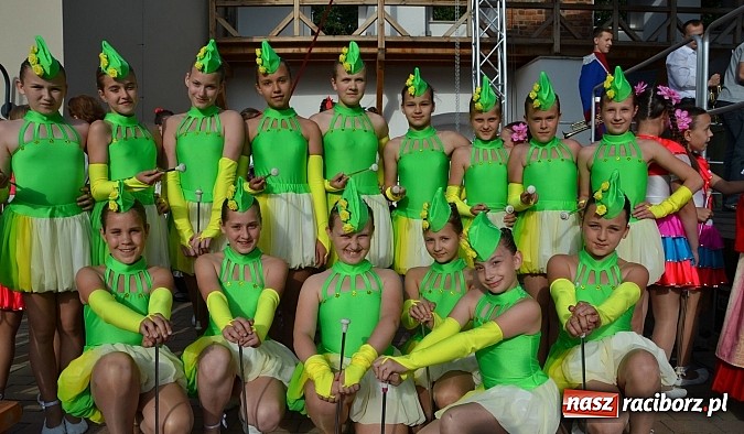 Zdjęcie w galerii na portalu naszraciborz.pl: Kolorowa parada ulicami Raciborza - Śląsk kraina wielu kultur dzień drugi wiadomości z regionu