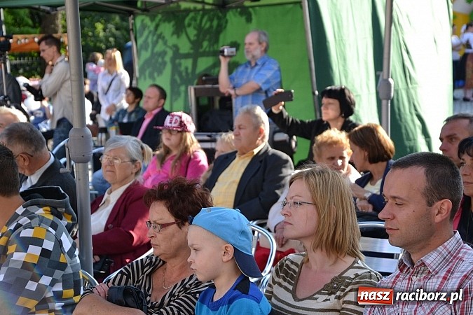 Zdjęcie w galerii na portalu naszraciborz.pl: Kolorowa parada ulicami Raciborza - Śląsk kraina wielu kultur dzień drugi wiadomości z regionu