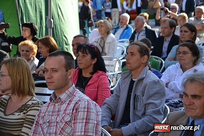 Zdjęcie w galerii na portalu naszraciborz.pl: Kolorowa parada ulicami Raciborza - Śląsk kraina wielu kultur dzień drugi wiadomości z regionu