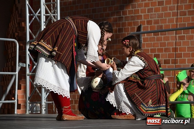 Zdjęcie w galerii na portalu naszraciborz.pl: Kolorowa parada ulicami Raciborza - Śląsk kraina wielu kultur dzień drugi wiadomości z regionu