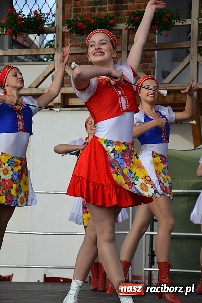 Zdjęcie w galerii na portalu naszraciborz.pl: Kolorowa parada ulicami Raciborza - Śląsk kraina wielu kultur dzień drugi wiadomości z regionu