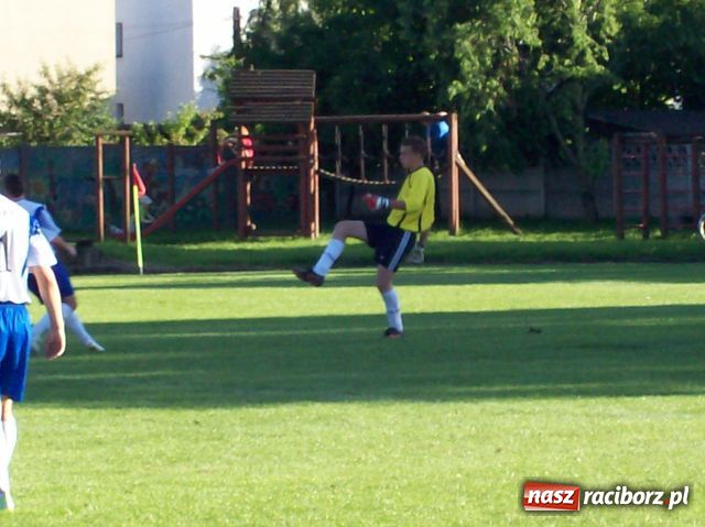 Zdjęcie w galerii na portalu naszraciborz.pl: Tworków–Chałupki: smutne derby wiadomości z regionu