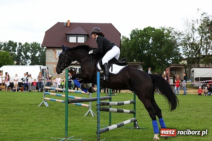 Zdjęcie w galerii na portalu naszraciborz.pl: Potęga skoku, czyli Międzynarodowe Zawody Konne w skokach przez przeszkody wiadomości z regionu