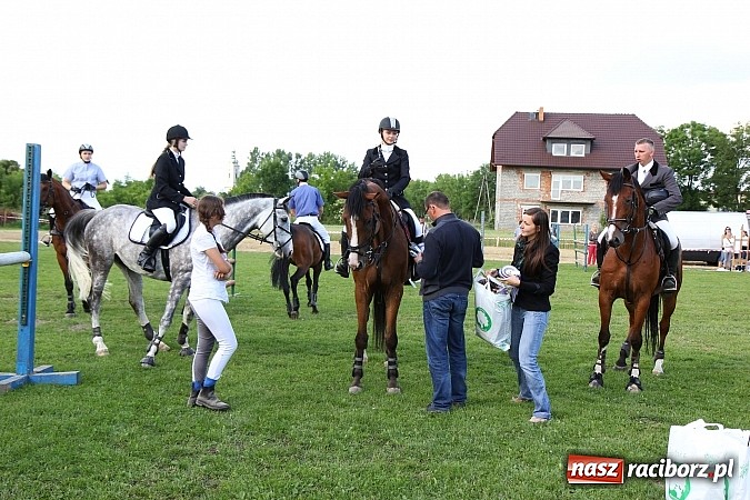 Zdjęcie w galerii na portalu naszraciborz.pl: Potęga skoku, czyli Międzynarodowe Zawody Konne w skokach przez przeszkody wiadomości z regionu