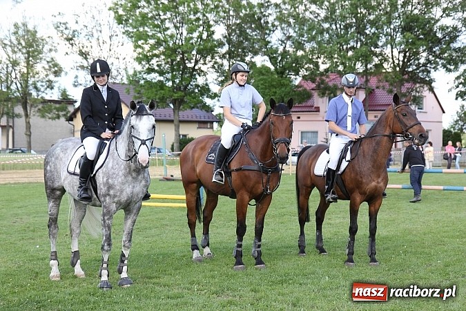Zdjęcie w galerii na portalu naszraciborz.pl: Potęga skoku, czyli Międzynarodowe Zawody Konne w skokach przez przeszkody wiadomości z regionu