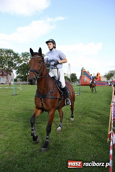 Zdjęcie w galerii na portalu naszraciborz.pl: Potęga skoku, czyli Międzynarodowe Zawody Konne w skokach przez przeszkody wiadomości z regionu
