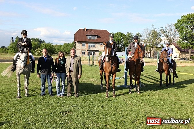 Zdjęcie w galerii na portalu naszraciborz.pl: Potęga skoku, czyli Międzynarodowe Zawody Konne w skokach przez przeszkody wiadomości z regionu