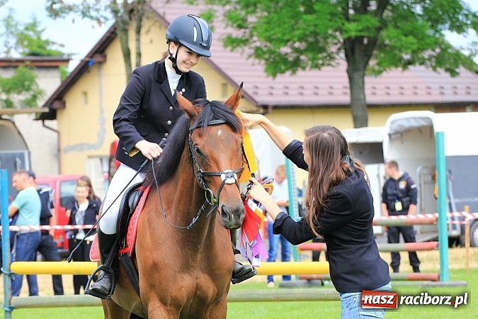 Zdjęcie w galerii na portalu naszraciborz.pl: Potęga skoku, czyli Międzynarodowe Zawody Konne w skokach przez przeszkody wiadomości z regionu