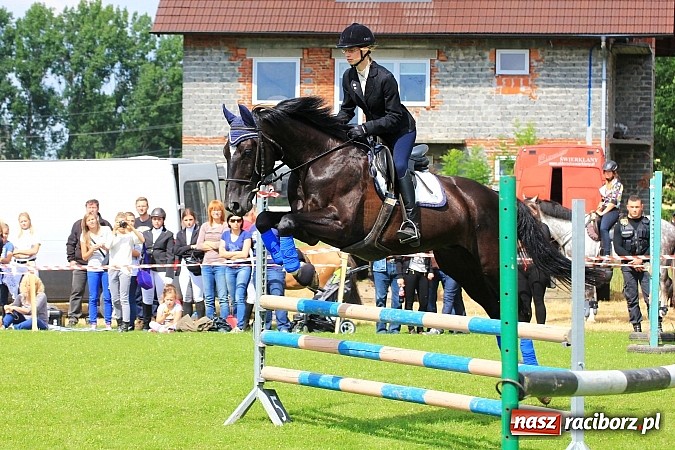 Zdjęcie w galerii na portalu naszraciborz.pl: Potęga skoku, czyli Międzynarodowe Zawody Konne w skokach przez przeszkody wiadomości z regionu