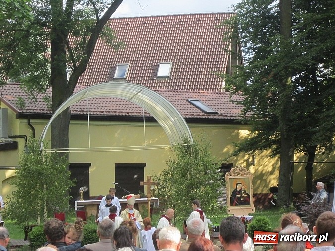 Zdjęcie w galerii na portalu naszraciborz.pl: Orkiestry dęte na pielgrzymce w Rudach wiadomości z regionu