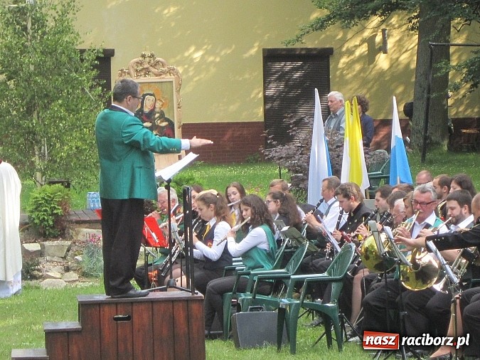 Zdjęcie w galerii na portalu naszraciborz.pl: Orkiestry dęte na pielgrzymce w Rudach wiadomości z regionu