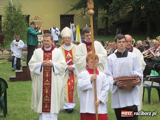 Zdjęcie w galerii na portalu naszraciborz.pl: Orkiestry dęte na pielgrzymce w Rudach wiadomości z regionu