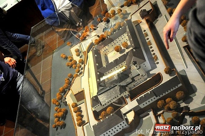 Zdjęcie w galerii na portalu naszraciborz.pl: PWSZ: Raciborscy studenci z czesko-polskim projektem na Morawach wiadomości z regionu