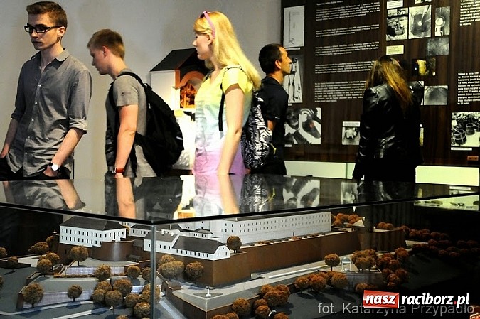 Zdjęcie w galerii na portalu naszraciborz.pl: PWSZ: Raciborscy studenci z czesko-polskim projektem na Morawach wiadomości z regionu