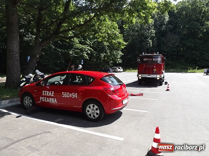 Zdjęcie w galerii na portalu naszraciborz.pl: Pożar lasu Obora, poszkodowany strażak. Na szczęście to tylko ćwiczenia wiadomości z regionu
