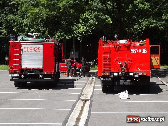 Zdjęcie w galerii na portalu naszraciborz.pl: Pożar lasu Obora, poszkodowany strażak. Na szczęście to tylko ćwiczenia wiadomości z regionu